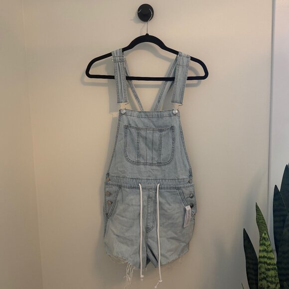 American Eagle | Hi-Rise Tomgirl Shortall Overalls | Women’s Medium | Light Wash - Picture 1 of 5